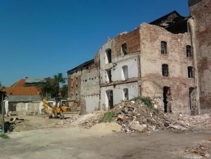 Liderul tinerilor maghiari susţine că Moara Emilia este demolată fără autorizaţie (FOTO)
